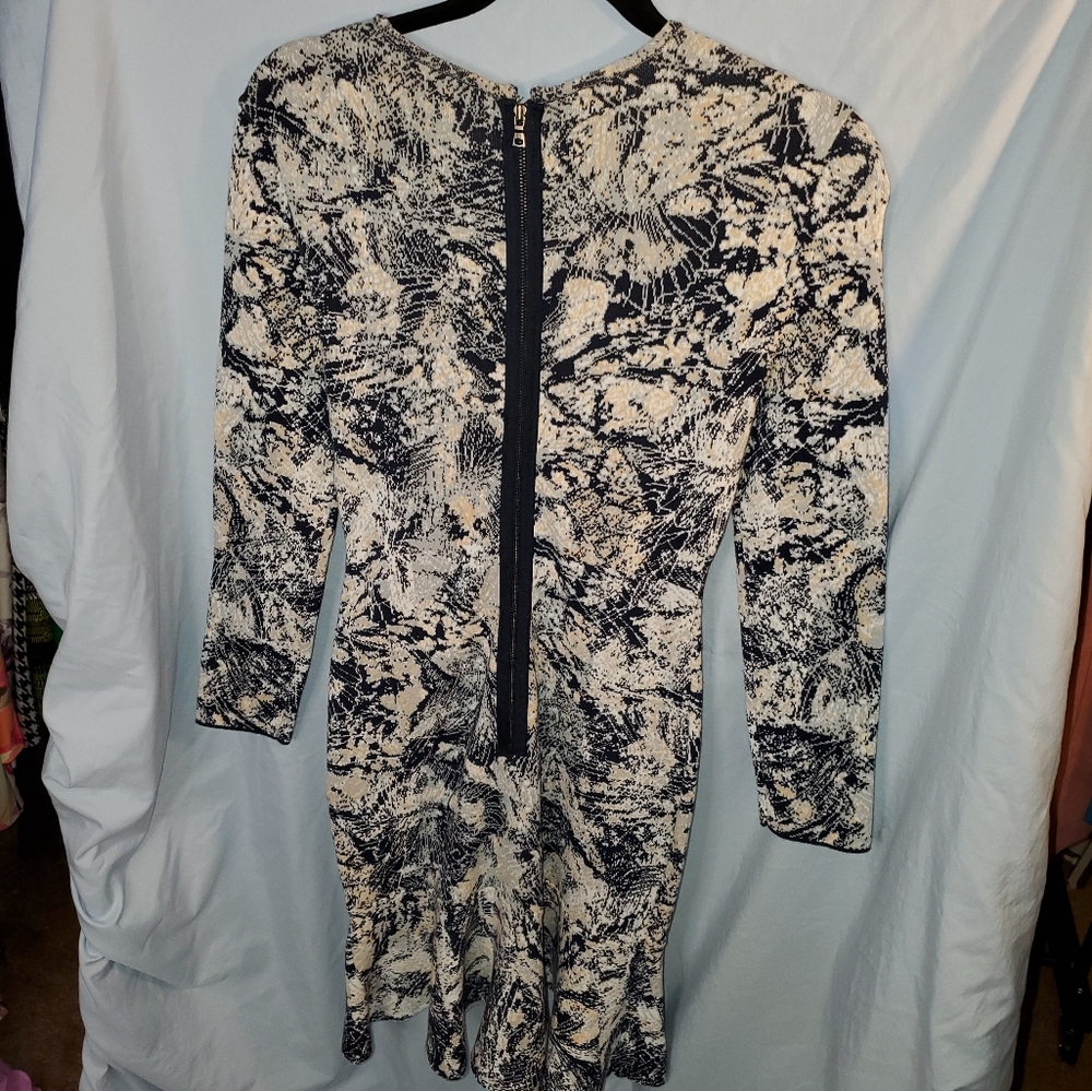 BCBGMAXAZRIA Leilani Peplum Jacquard mini dress Size XS - Picture 7 of 9